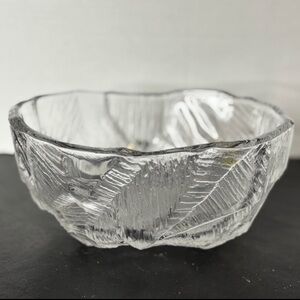 Mikasa Hoya Vintage Crystal 'Iceberg' Bowl heavy piece pre-owned
